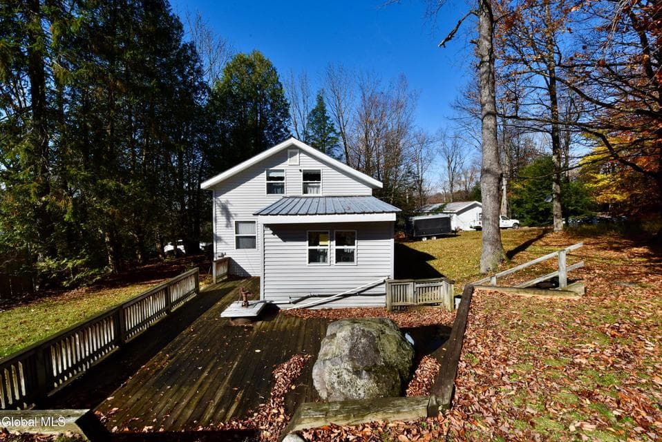 4 DELAVAN Avenue, Greenfield, NY, photo 2