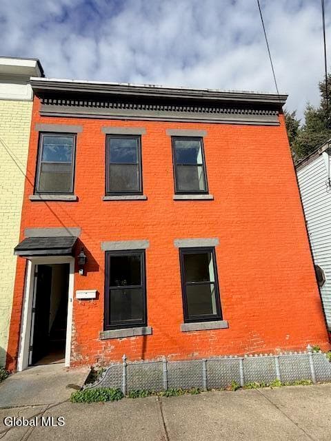 1009 5th Avenue, photo 1