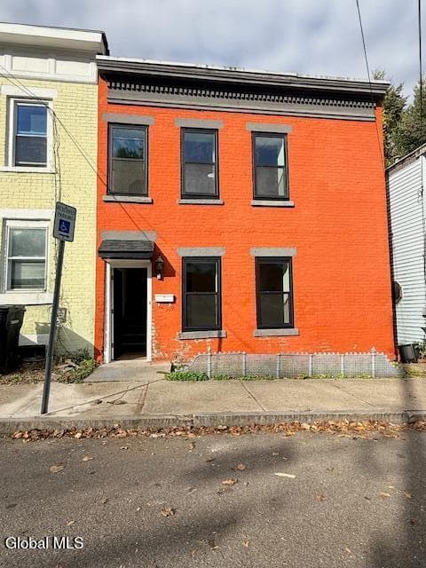 1009 5th Avenue, photo 3