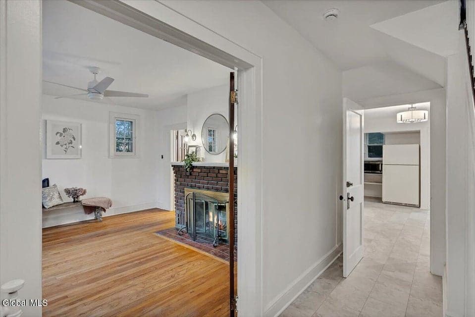 20 Wolfert Avenue, photo 3