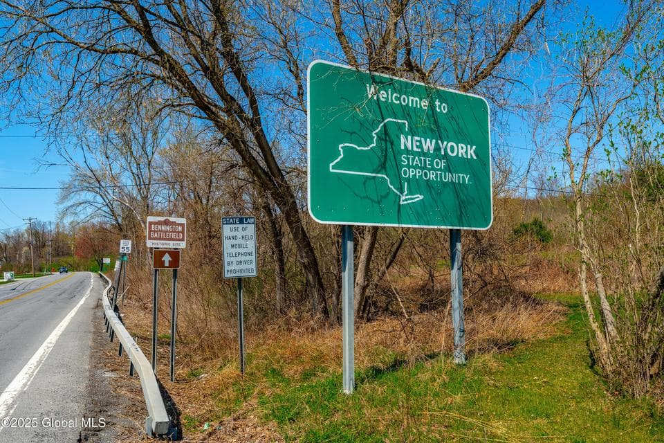 49 State Line Road, photo 4