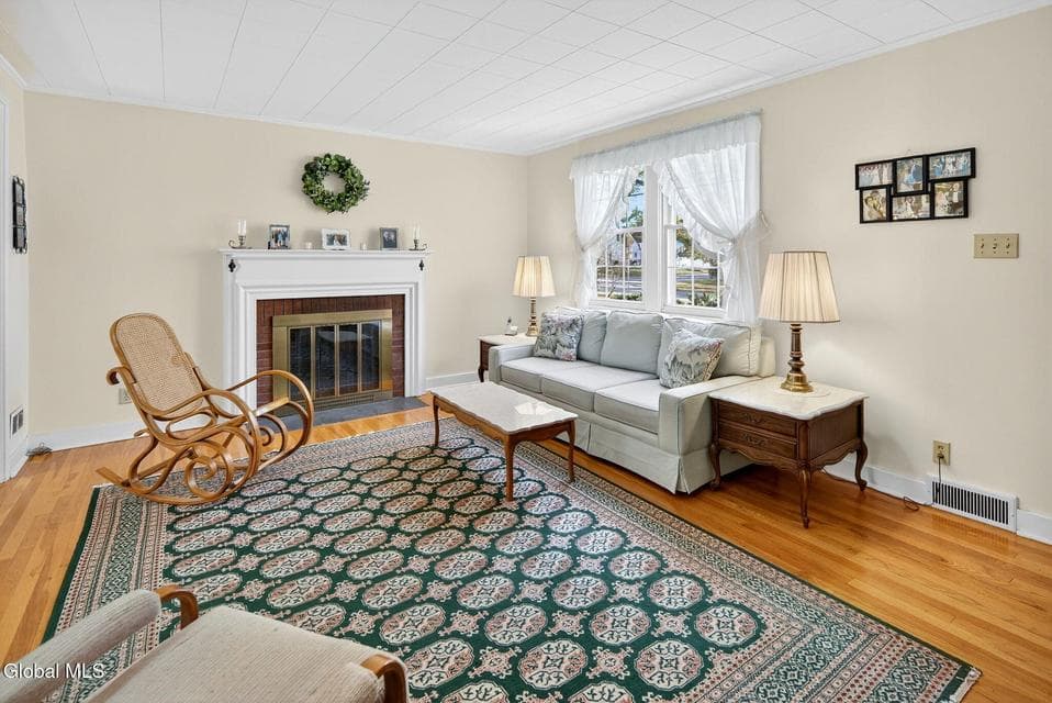 179 Brevator Street, photo 3