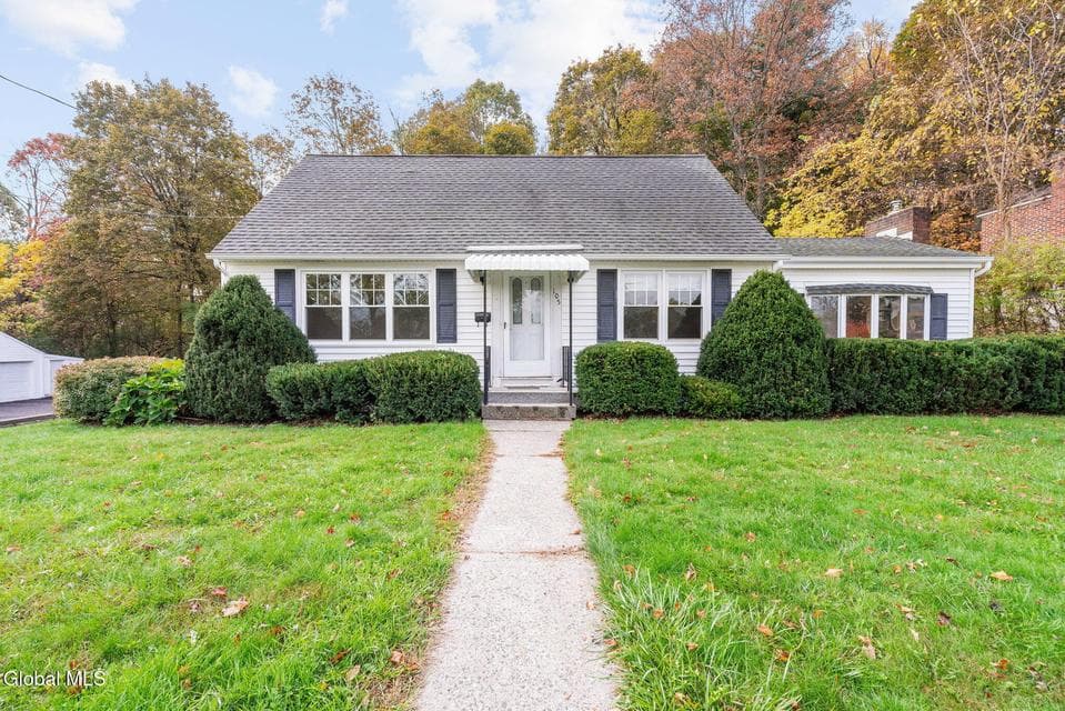 105 Overlook Avenue, photo 1