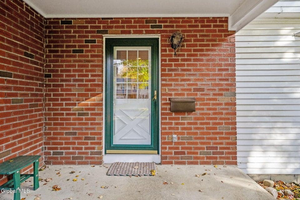 8 Wedge Road, Bethlehem, NY, photo 4