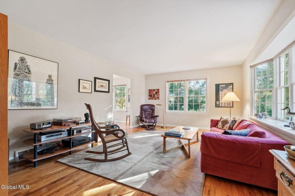 8 Wedge Road, Bethlehem, NY, photo 5
