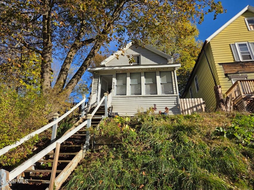 237 Vrooman Avenue, photo 1