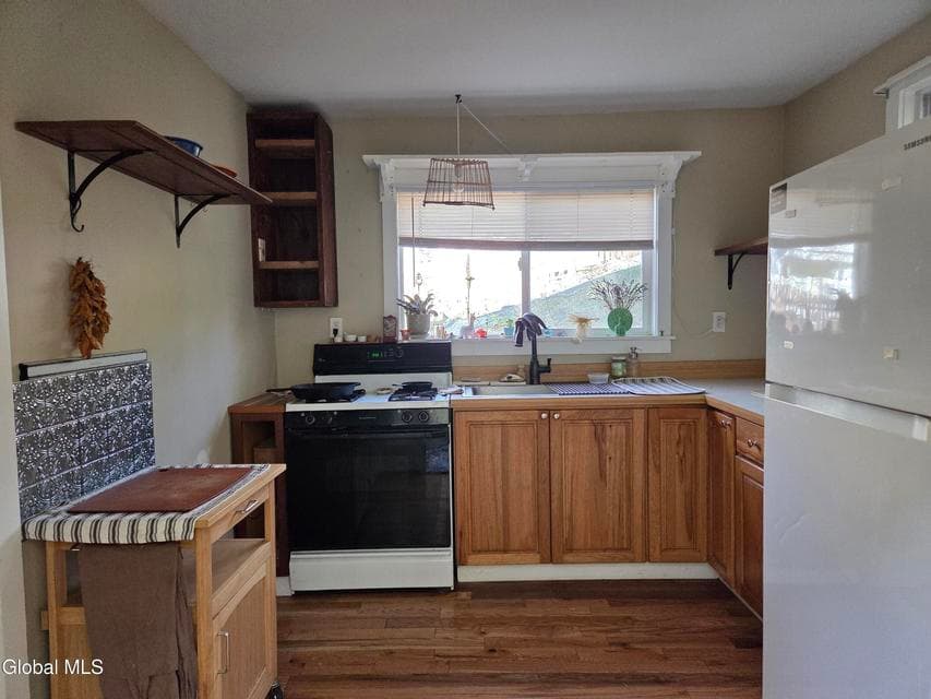 237 Vrooman Avenue, photo 5