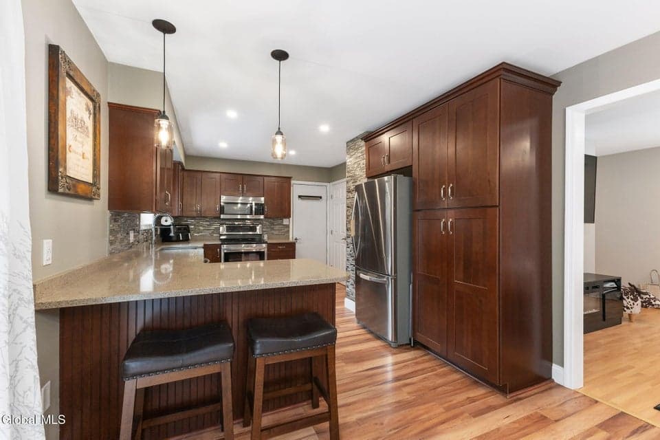 106 Fay Lane, photo 3