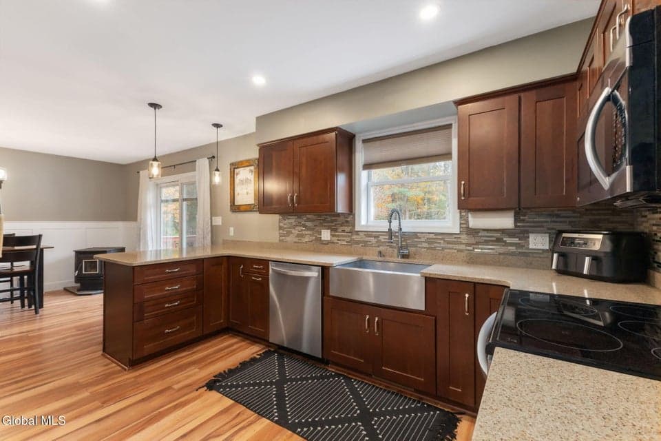 106 Fay Lane, photo 5