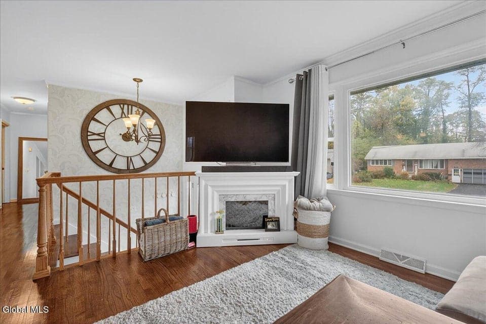 205 E Palmer Avenue, photo 3
