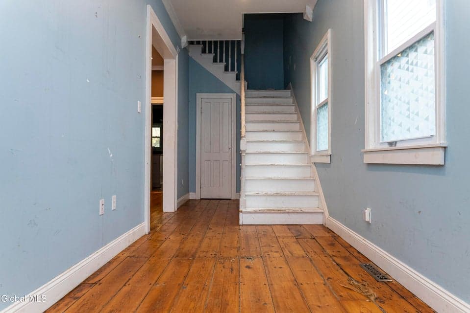 11 River Street, photo 2