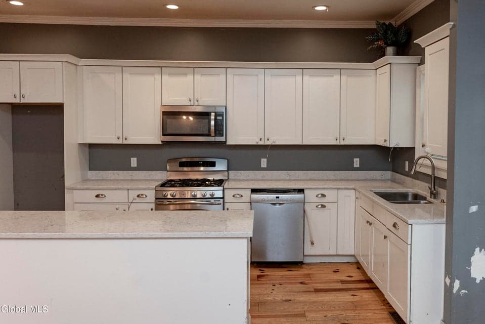 11 River Street, photo 4