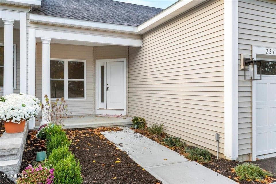 227 Cemetery Road, photo 4