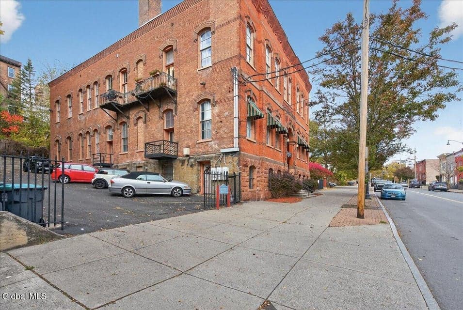 206 N Pearl Street, photo 2