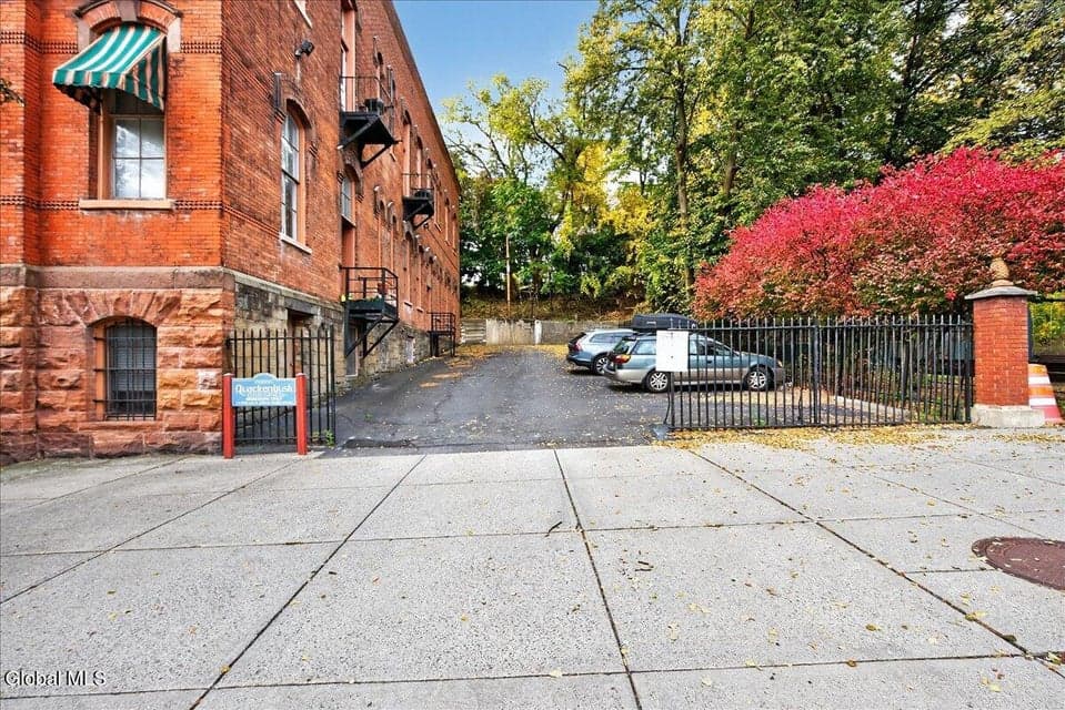206 N Pearl Street, photo 4