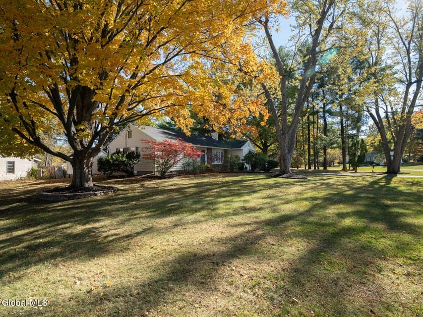 930 Riverview Road, photo 4