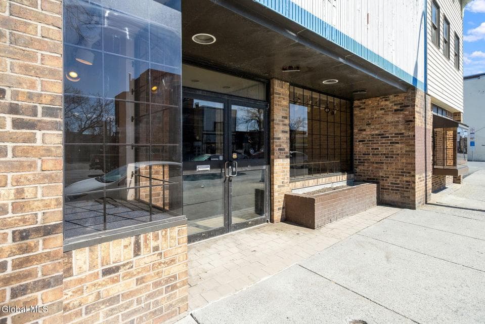 233 Central Avenue, Albany, NY 12206
