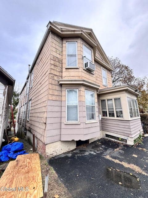31 Sheridan Avenue, photo 2