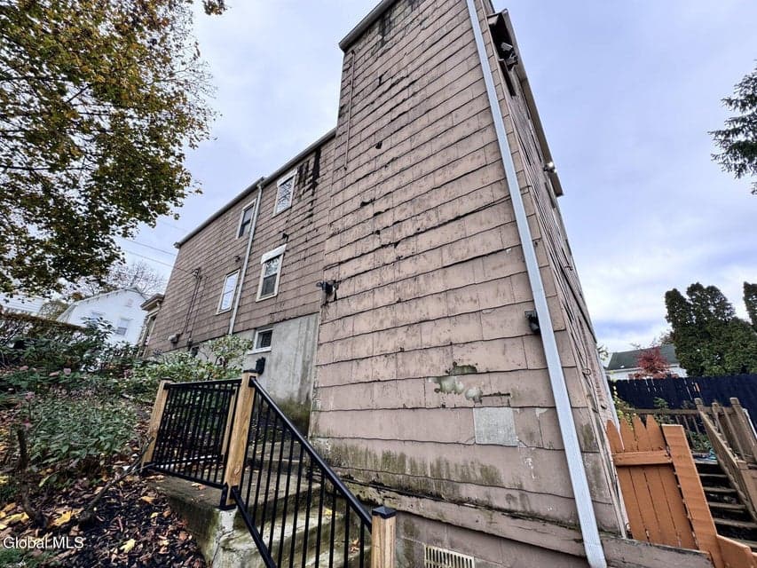 31 Sheridan Avenue, photo 3