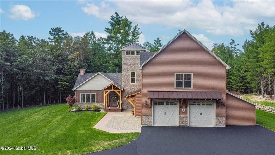 17 Kenmore Drive, photo 1