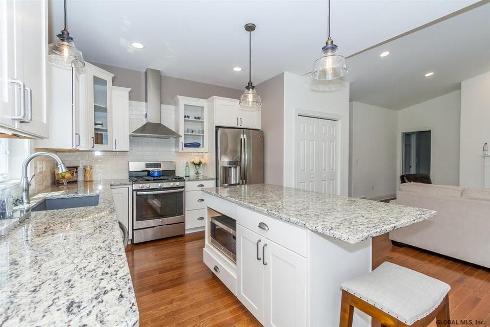 58 Lakepointe Way, photo 2