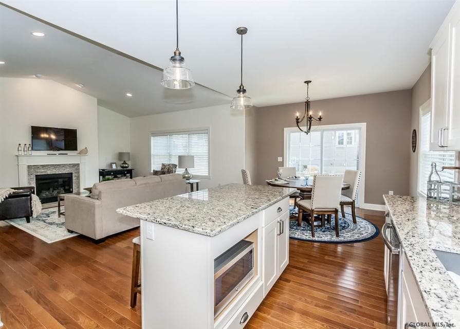 58 Lakepointe Way, photo 5
