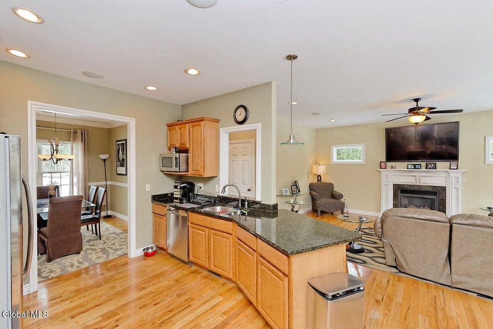 24 Dean Thomas Way, Queensbury, NY, photo 3
