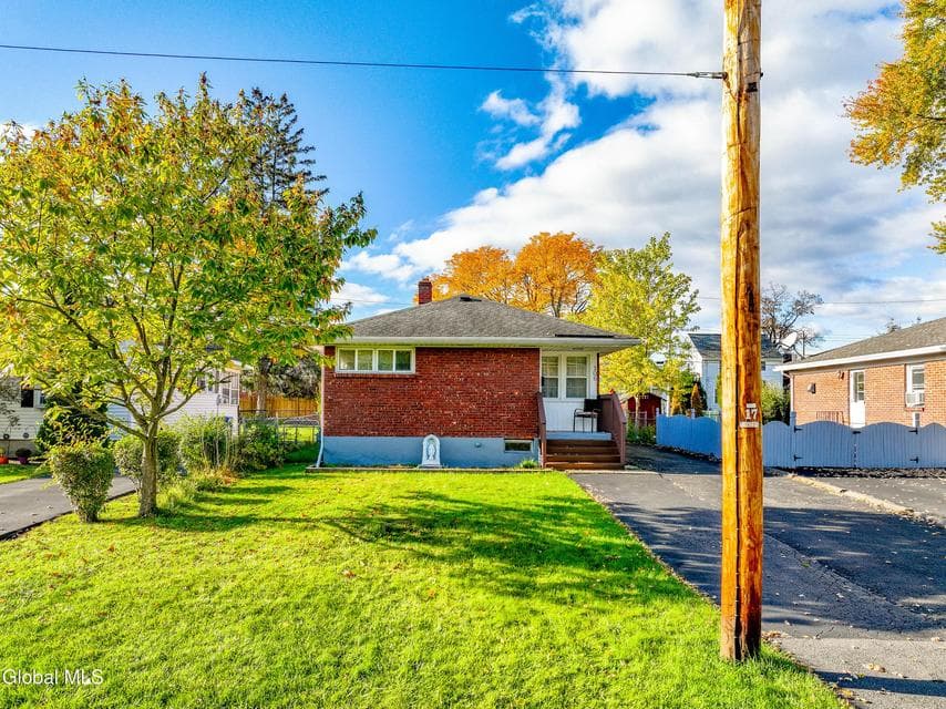 106 Edgecomb Street, photo 3