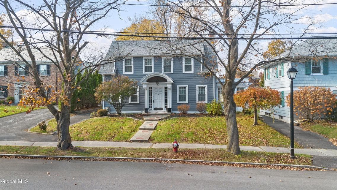 28 Lenox Avenue, photo 2