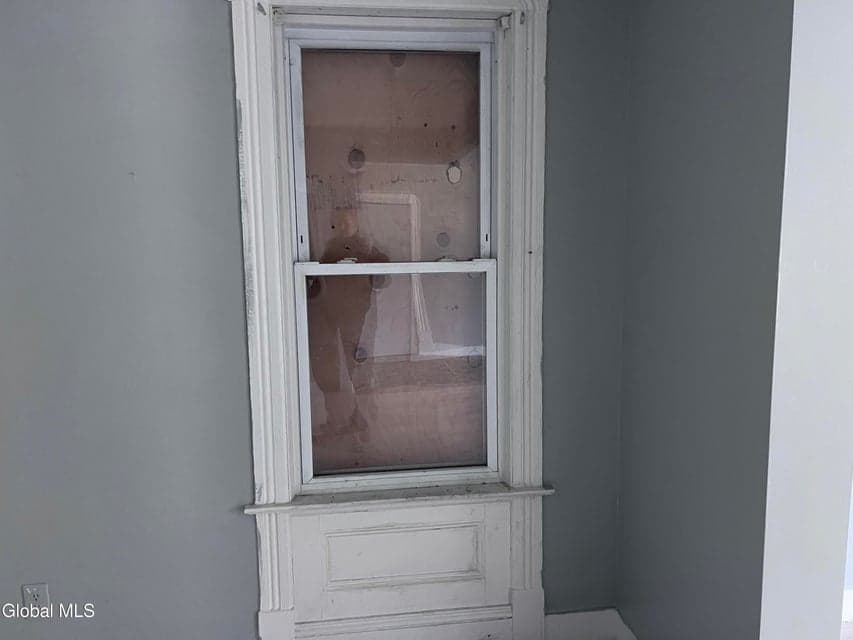 1013 Delamont Avenue, Schenectady, NY 12307, photo 3
