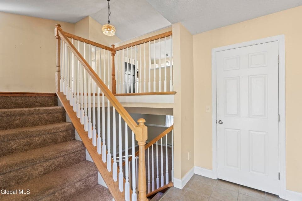 87 Algonquin Road, photo 3