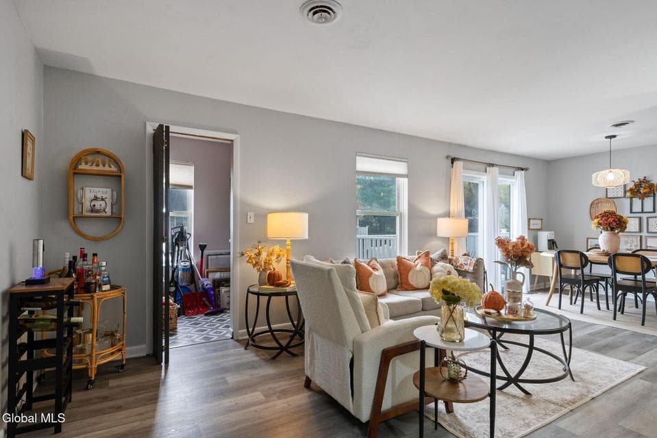 1606 Cambridge Manor Drive, photo 4