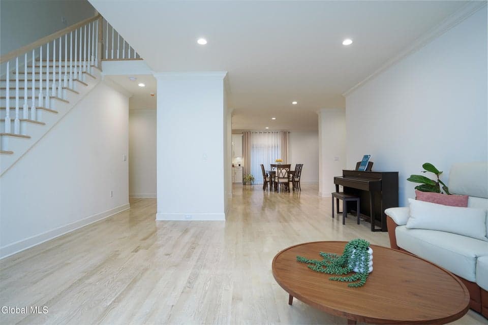 11 Gabby Court, Colonie, NY 12309, photo 4