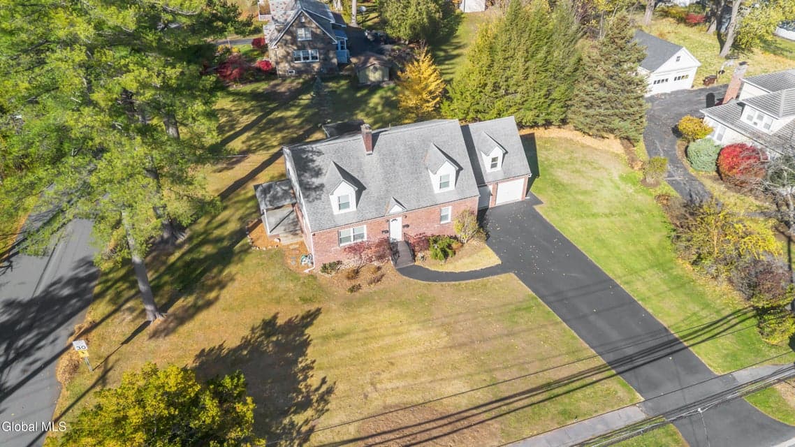 515 Delaware Avenue, photo 3