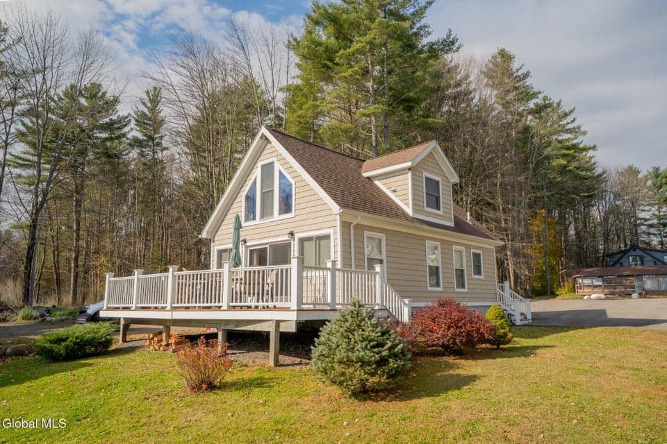 126 Lakeview Lane, photo 1