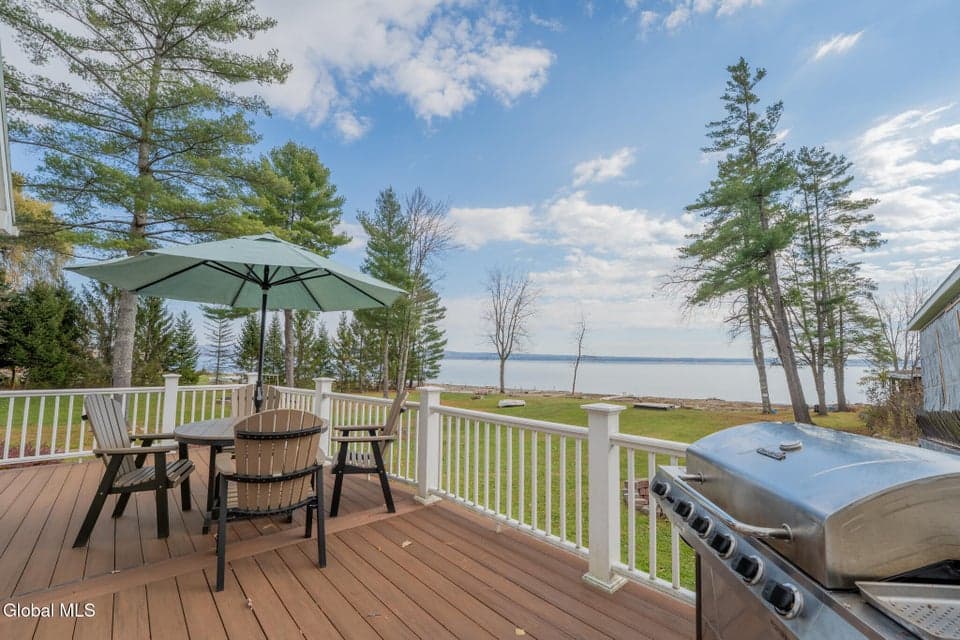 126 Lakeview Lane, photo 2