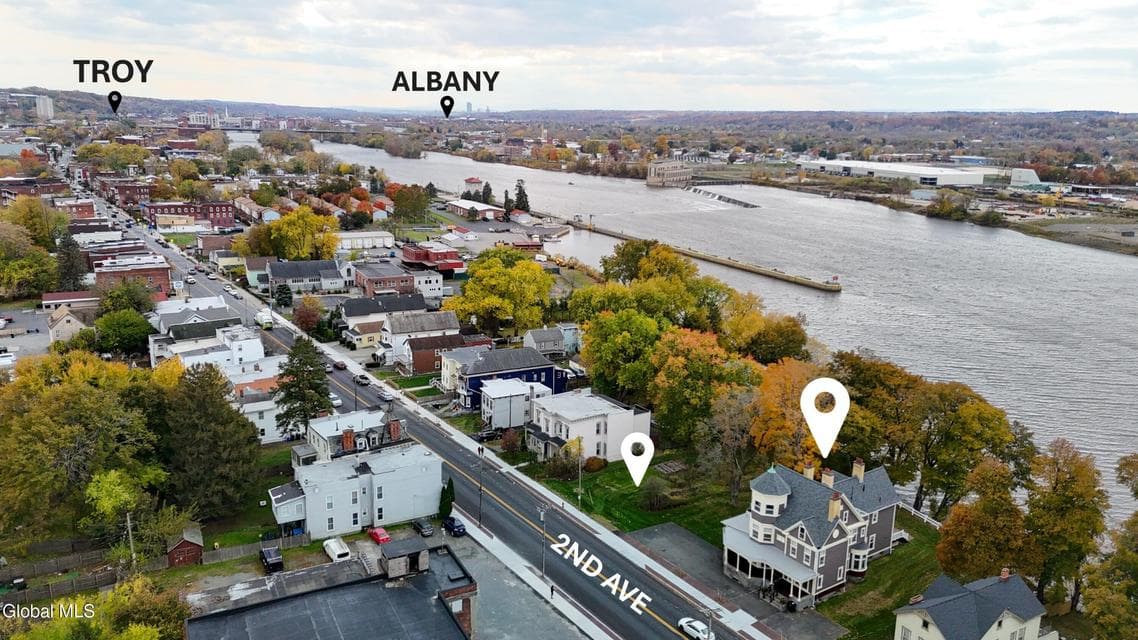 65 2nd Avenue, photo 2