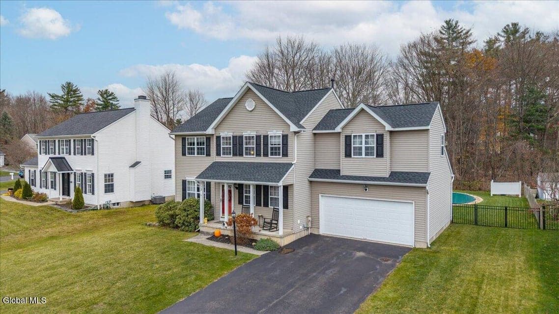 712 Adams Circle, photo 2