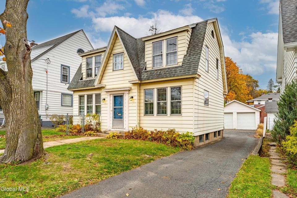 47 N Main Avenue, photo 2