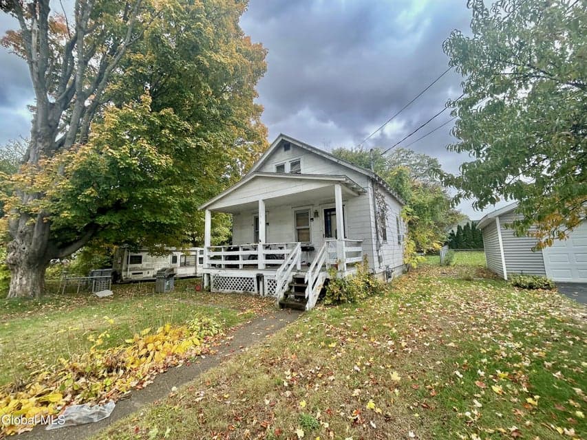 1913 Greenpoint Avenue, Rotterdam, NY, photo 2