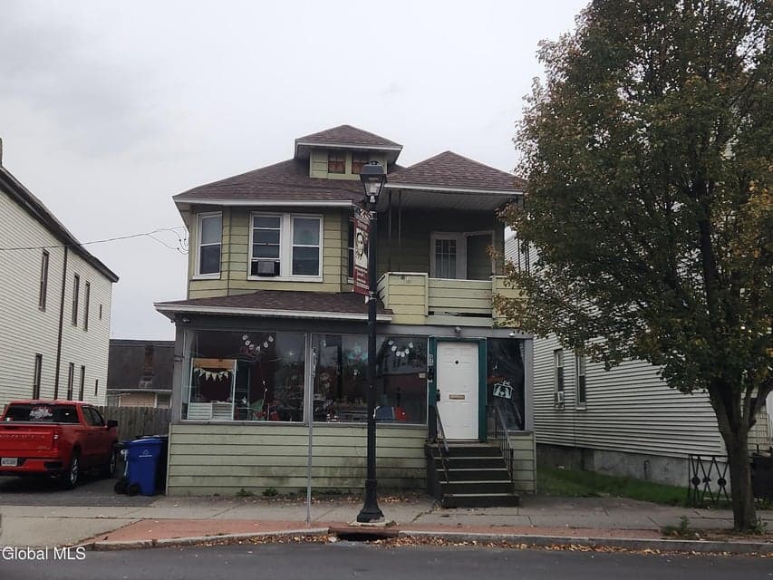 902 19th Street, photo 1