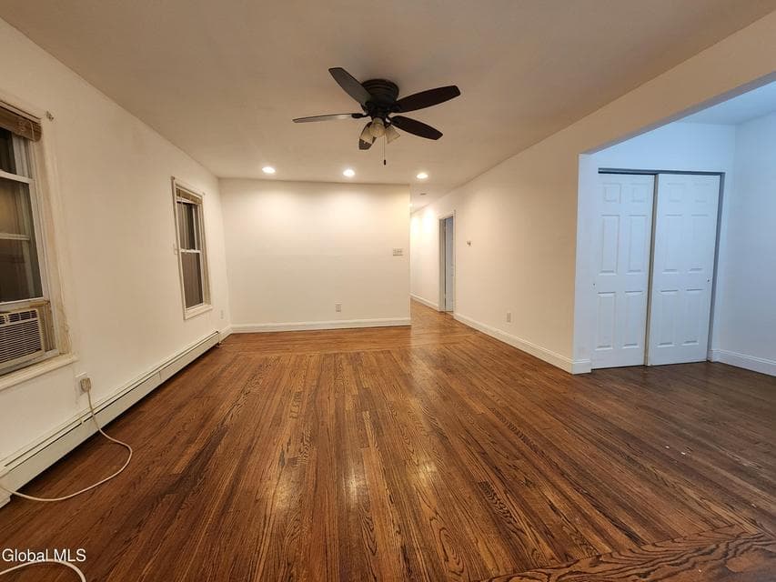 902 19th Street, photo 3