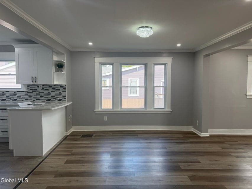 1732 Avenue H, photo 4