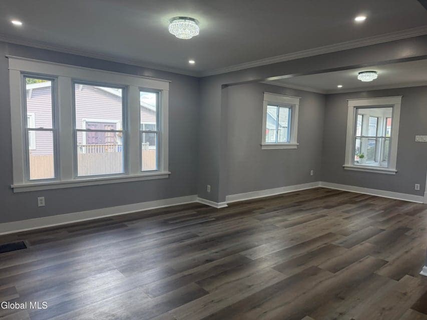 1732 Avenue H, photo 3