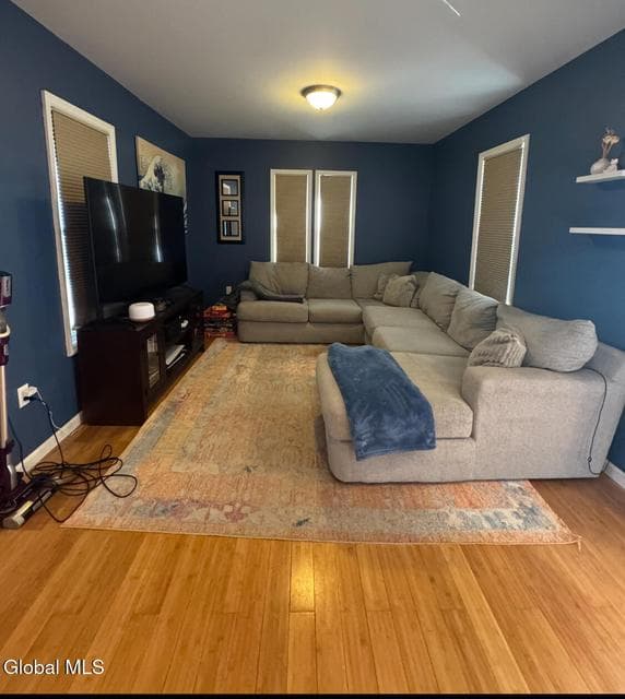 11 Second Street, photo 3