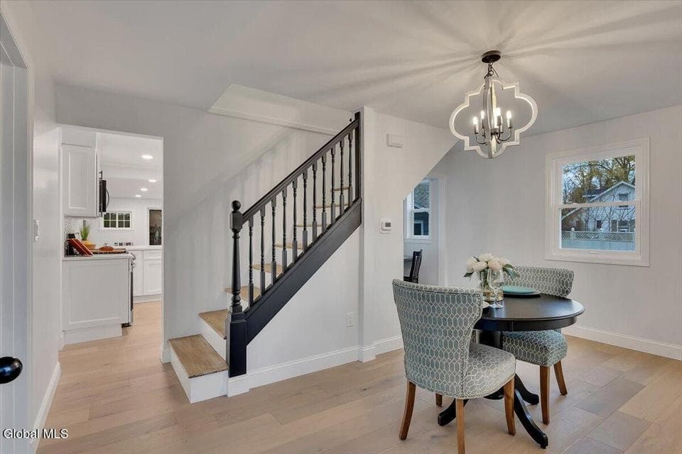 2256 N Old Post Road, photo 2