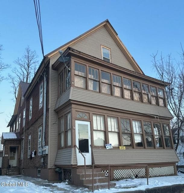 28 Pulaski Street, photo 1