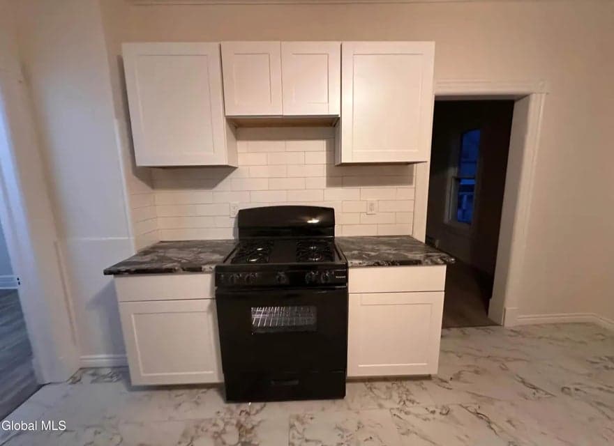 28 Pulaski Street, photo 4
