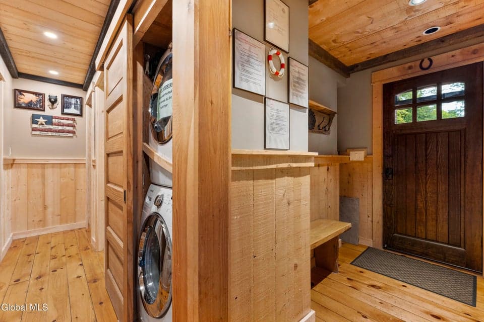 16 Pioneer Village Road, photo 5