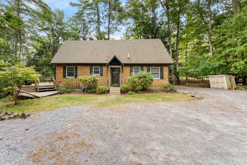 16 Pioneer Village Road, photo 1